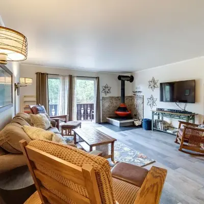 Riverfront Condo Near Downtown Estes Park!