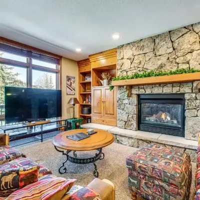 Walk to Gondola Condo with Deck in Winter Park!