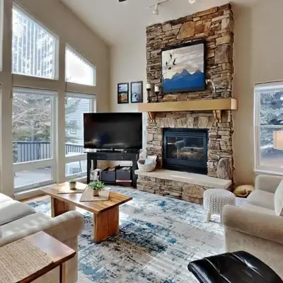 33 Corinthian Circle