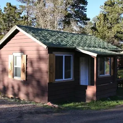 Triple R Cottages- 6 cabin