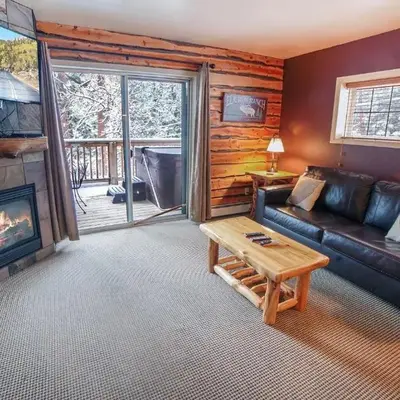 Fawn Valley Inn- 300 condo