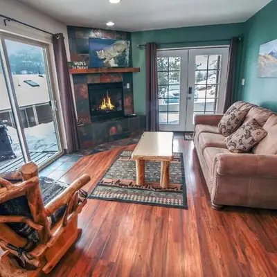 Lazy R Cottages- 16B cabin