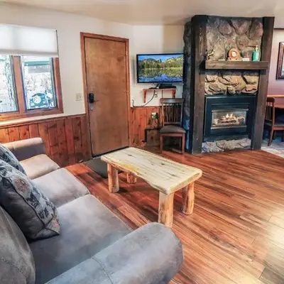 Sunnyside Knoll- 5 cabin