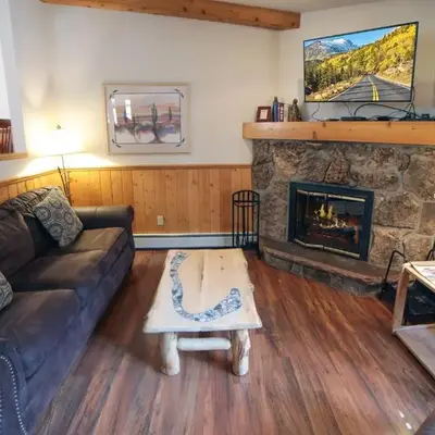 Sunnyside Knoll- 9 cabin