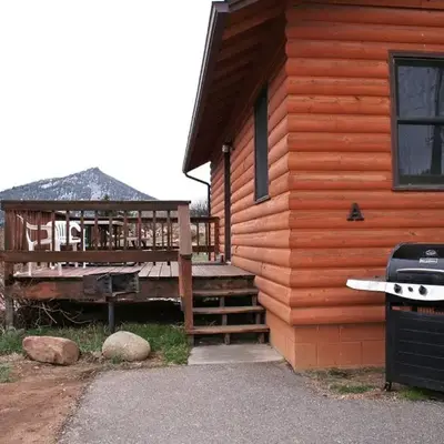 Lazy R Cottages- 7A cabin