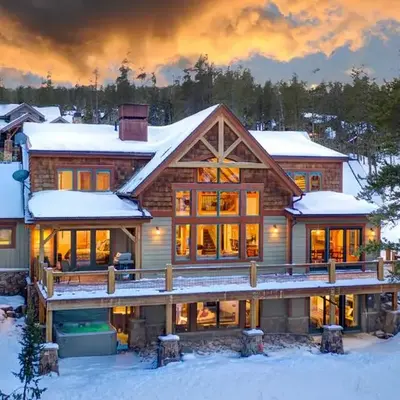 Moose Tracks Lodge