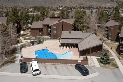 an aerial view of a house with a swimming pool at Wild Irishman 2 bed 2 bath retreat WIBH in Keystone