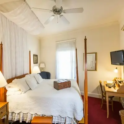 The Currier Inn