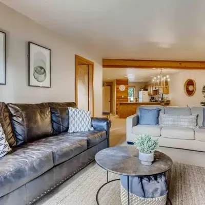 Cozy Ski Condo + Hot Tub + Fireplace + Heated Pool