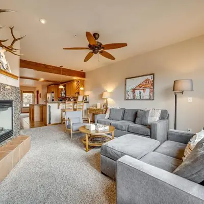 6 Mi to Winter Park Resort Townhome with Hot Tub!