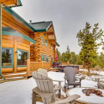 Fraser Chalet with Hot Tub and Mountain Views