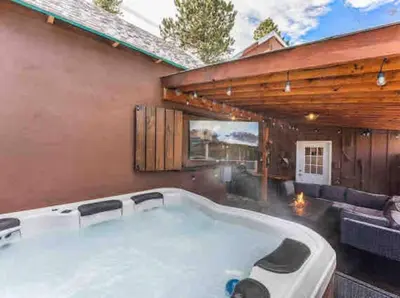 Gallery image of HOT TUB Firepit Sauna Peak to Peak Loft Retreat in Nederland