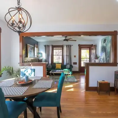 Charming 1920s Retreat Modern Kitchen 5 minutes to Dining and Med District