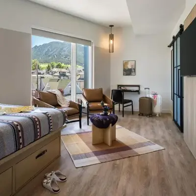 Moxy Boulder University