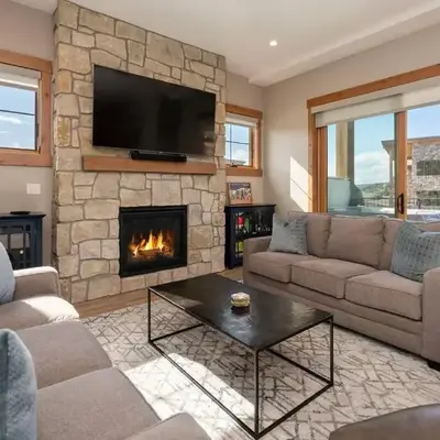 NEW Condo Grand Park W/Hot Tub & Mountain View