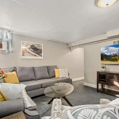 Garden Level Apt Mtn Ave - 8 min walk to Old Town!