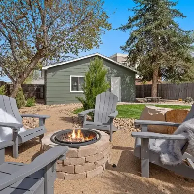 Spirit of the Rockies - Private Backyard & Hot Tub