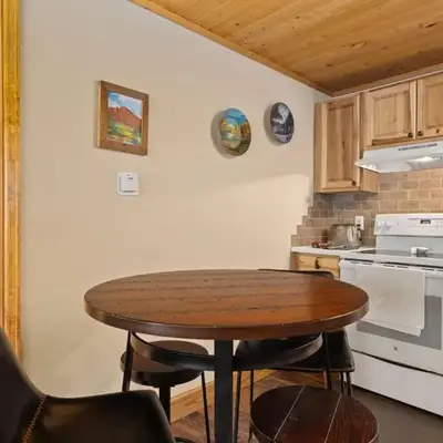 Creekside Suites 06 by Estes Park Condos