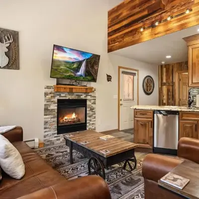 Creekside Suites 03 by Estes Park Condos
