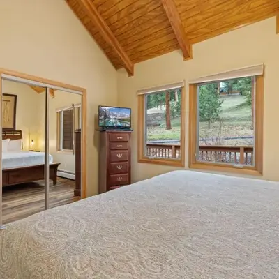 Creekside Suites 11 by Estes Park Condos