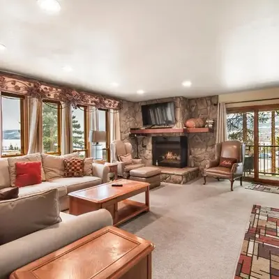 Lake Cliffe E201 by Great Western Lodging
