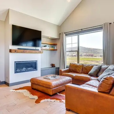 Hot Tub and Mtn Views Townhome in Granby!