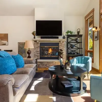 43 Thackwell condo