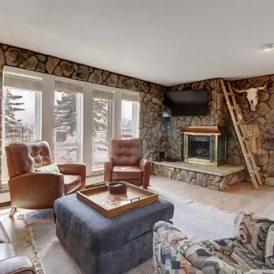E101 Lake Cliffe condo