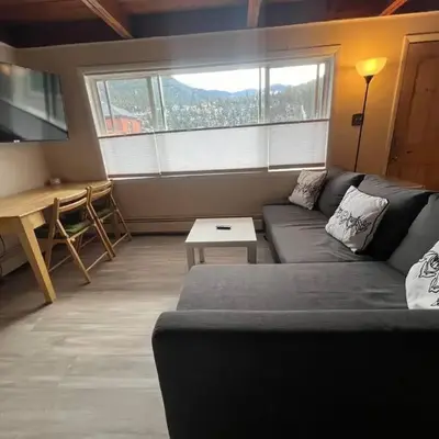 Large Studio LIGHT & VIEWS - Beautiful with Deck - Message Direct