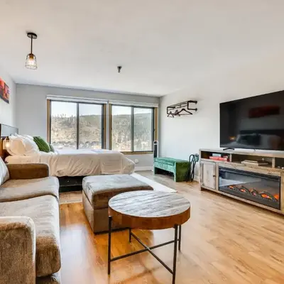Walk to Dtwn Winter Park Studio with Hot Tub Access