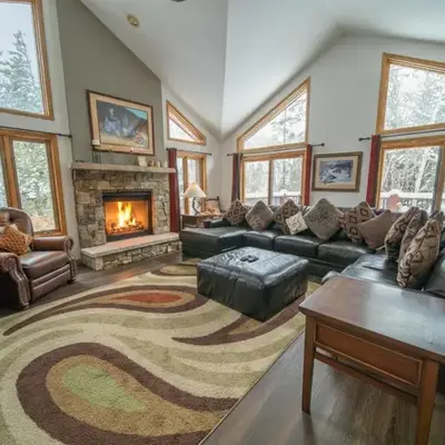 Bryant Home 1826 by SummitCove Lodging