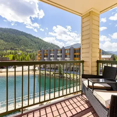 1483 Lakeside condo