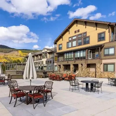 2756 Slopeside condo