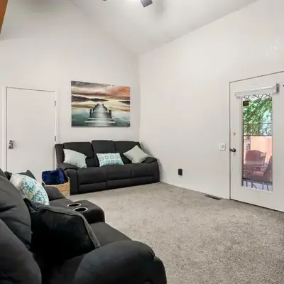 A Denver Oasis 15 Min to the Bronco Stadium 3 Bedroom with a King Suite