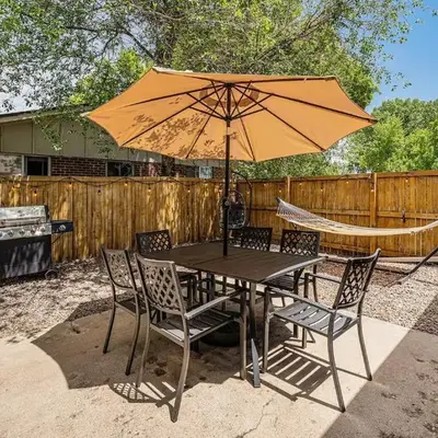 Colorado home near Red Rocks w fenced yard