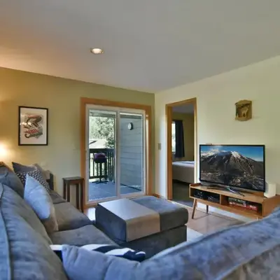 Woodbridge Inn Getaway: Pet Friendly