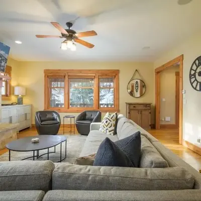 Luxe Winter Park Escape - 5BR with Hot Tub & Game Room