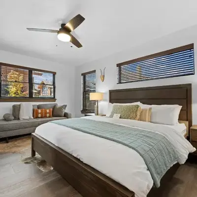 Fantastic Views Two Large Patios Private Jacuzzi and Indoor Outdoor Fireplace