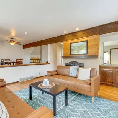 2 Mi to CU Boulder Townhome with Private Deck!