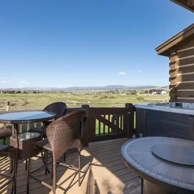 19th Hole cabin