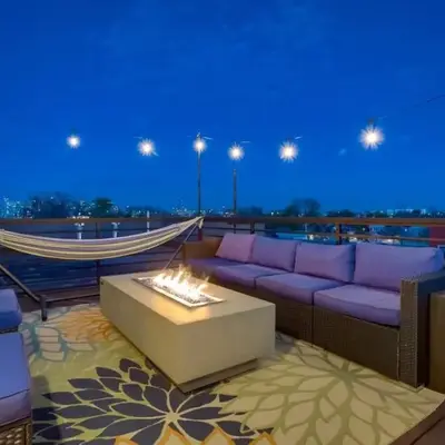 Modern And Spacious Townhouse Blocks from Downtown