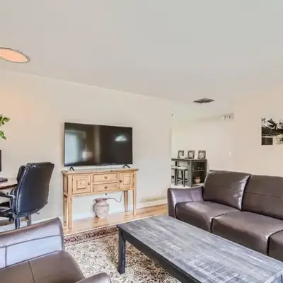 Pet Friendly 3 Bedroom Near to Red Rocks And Belmar In Denver