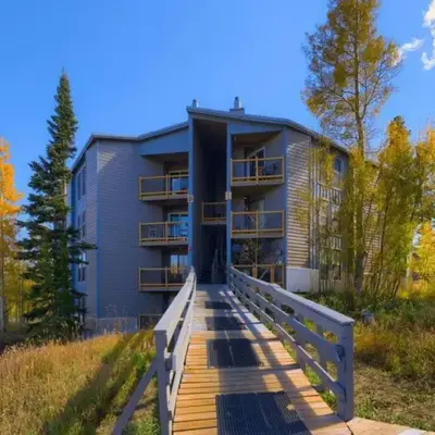 Pet Friendly With A Fireplace A Pool Near Mountain Biking And Skiing