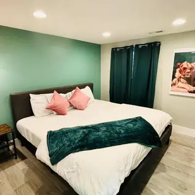 3 bed home with huge yard near Hidden Lake