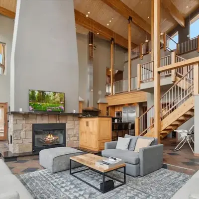 Luxe & Leisure in Fairways- An Oasis in the Woods