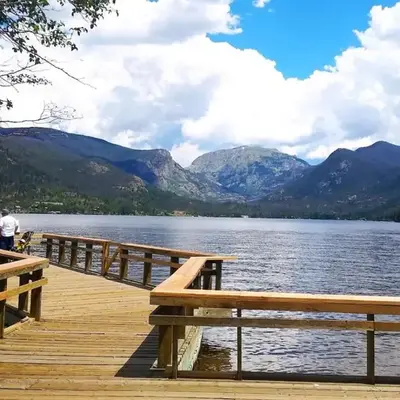 Cozy cabin Steps from Lake and Board walk