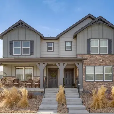 Beautiful Home with Bonus Room and Prime Location!