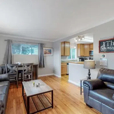 Great two bedroom family spot with convenient access to downtown