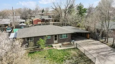 Gallery image of Spacious family home with Hockey Table & Huge Yard Escape in Denver