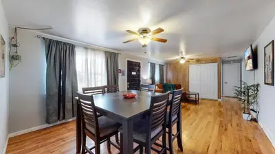 Gallery image of Spacious family home with Hockey Table & Huge Yard Escape in Denver